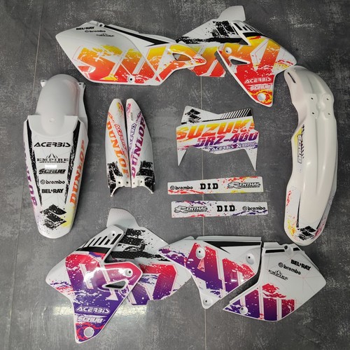 Kit grafica plastica suzuki - +,